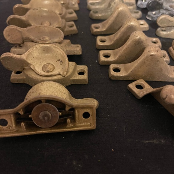 22 Brass Window Sash Locks Complete Screws Cast Iron Rare Old Vintage Decor - Picture 10 of 11